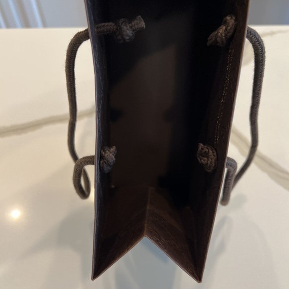 Authentic New Gucci Embossed Logo Print Small Shopping Bag - Picture 5 of 7